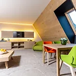 Monti & Wellness Hotel Hadzici