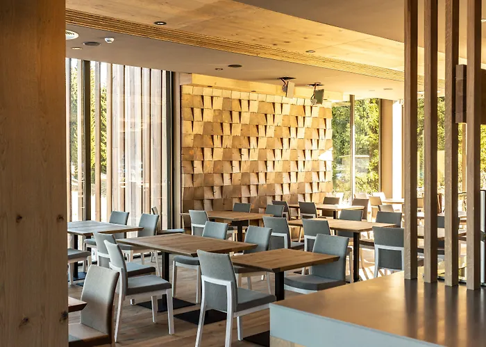 Monti & Wellness Hotel Hadzici